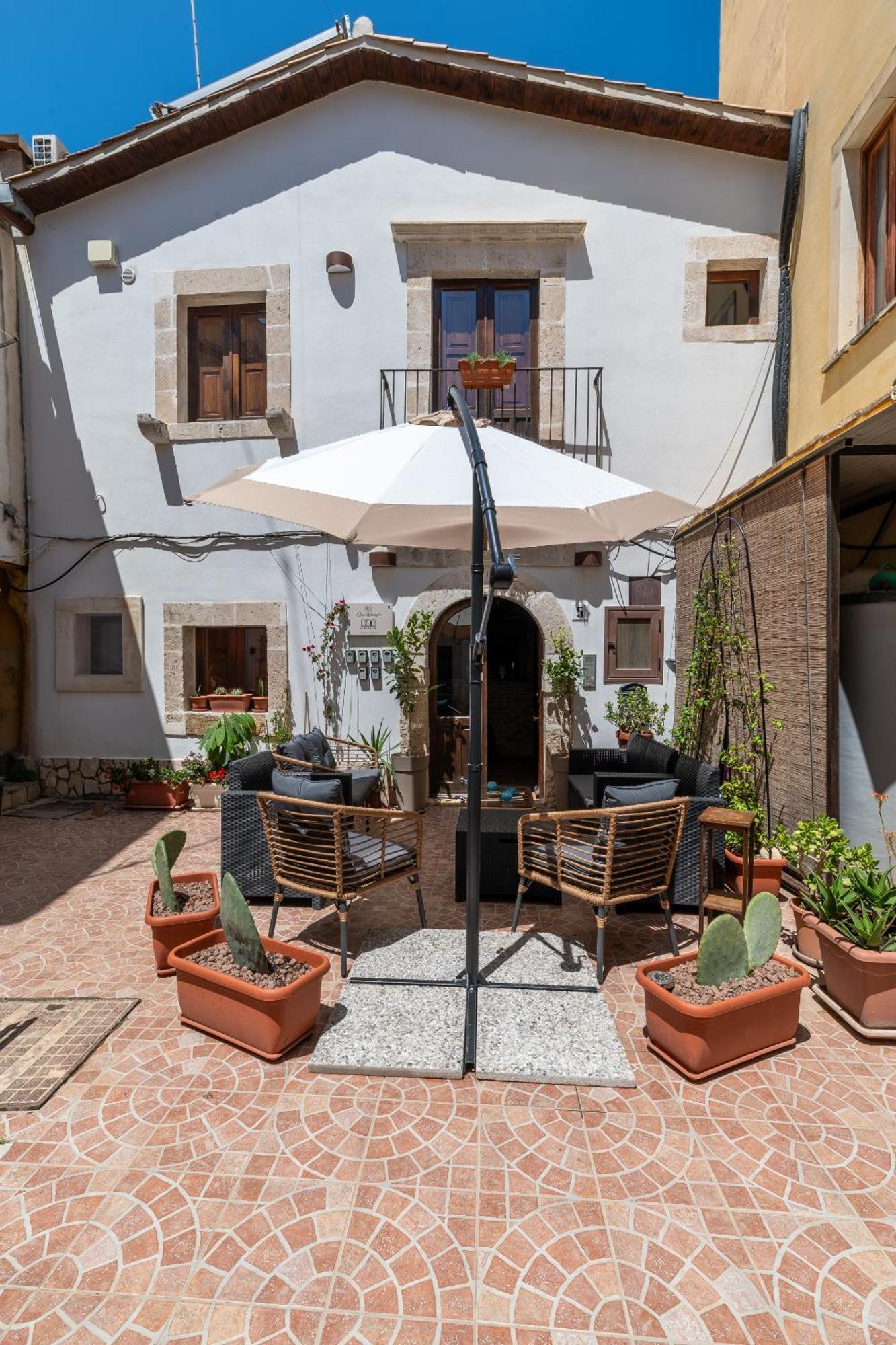 Hotel Elsa D'Ortigia - I Tre Archi à Syracuse Extérieur photo